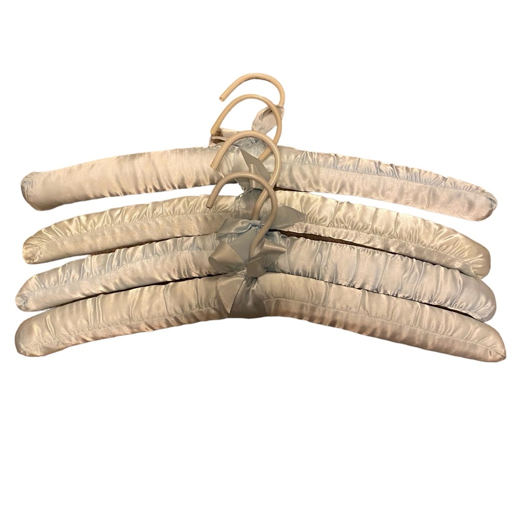Baby blues set of satin padded hangers. 4pk vintage